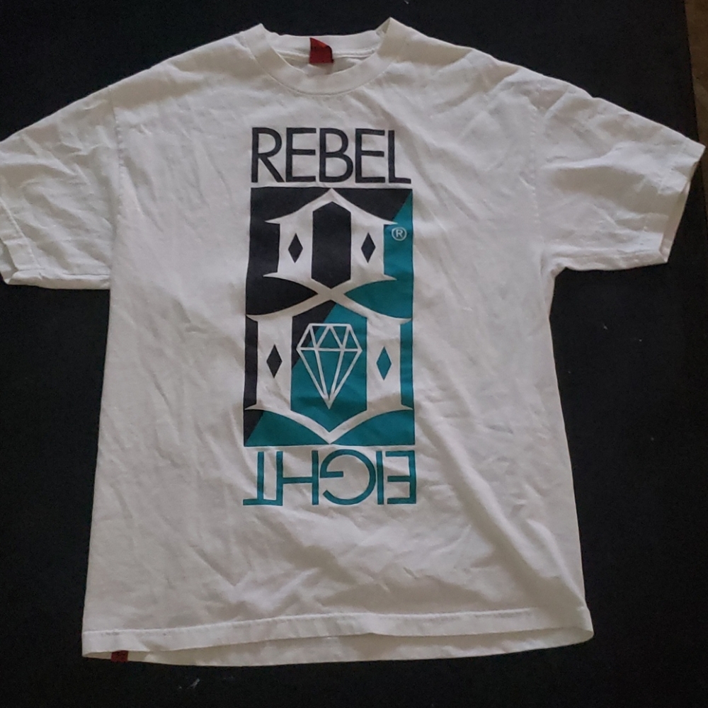 Rebel 8 graphic tee